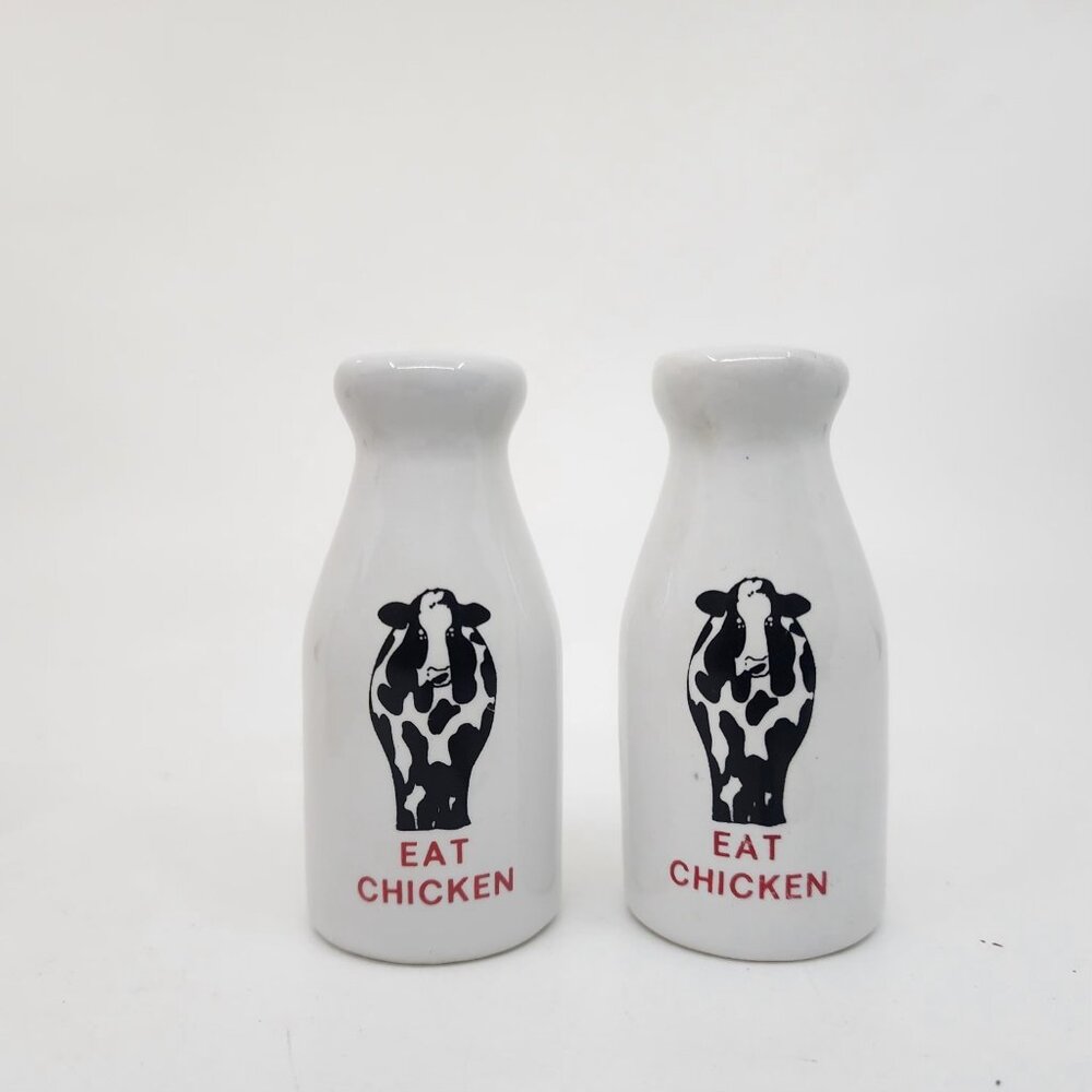Vintage Milk Bottle Cow Eat Chicken Salt & Pepper Shakers Set Ceramic White - Picture 2 of 7